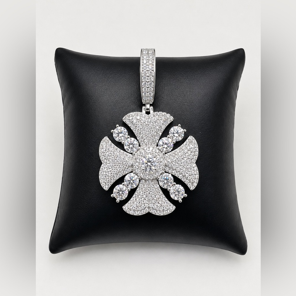 925 Sterling Silver 6.90CT MOISSANITE Halo Cross Iced Out Men’s Pendant